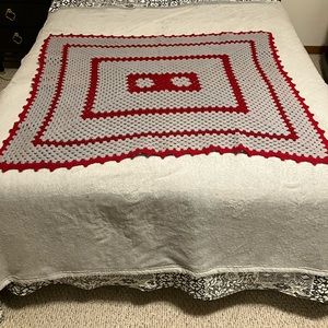 🎁2/$12  HAND CROCHETED GRAY & BURGUNDY-RED 34 X 45 THROW